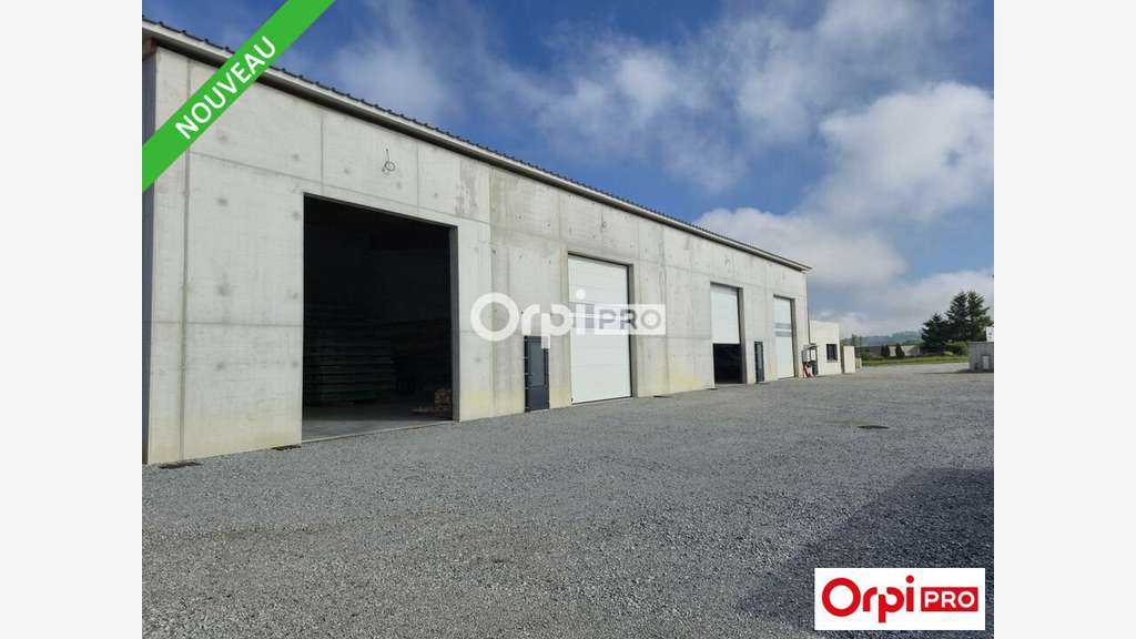 Local d'activité 728m² à louer à Marches