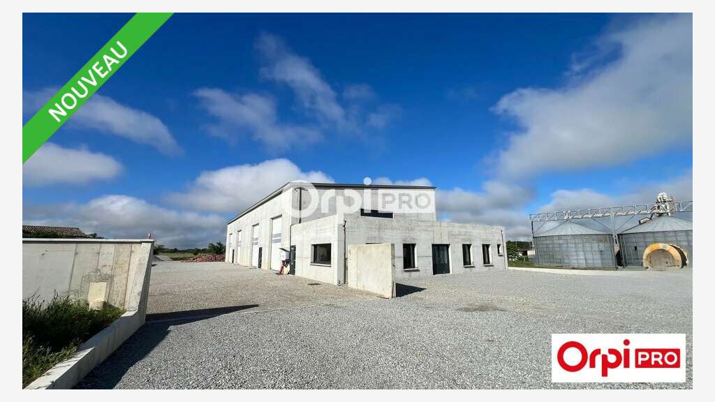 Local d'activité 728m² à louer à Marches