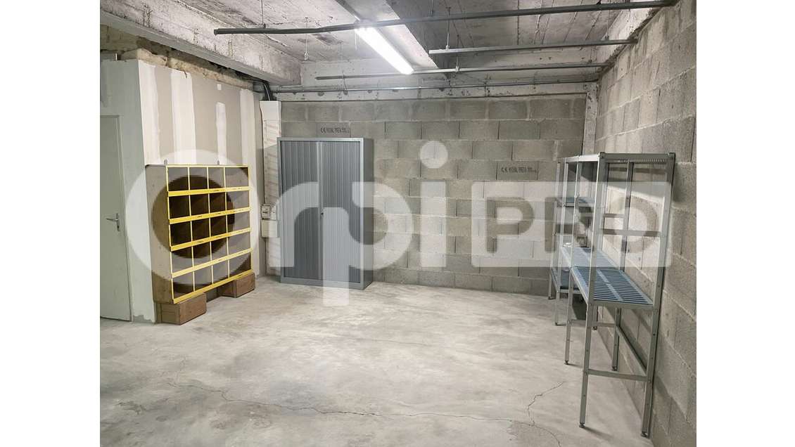 Local 69m² RDC à louer à Marcilly d'Azergues