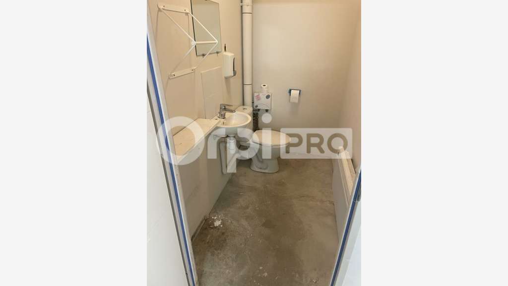 Local 69m² RDC à louer à Marcilly d'Azergues