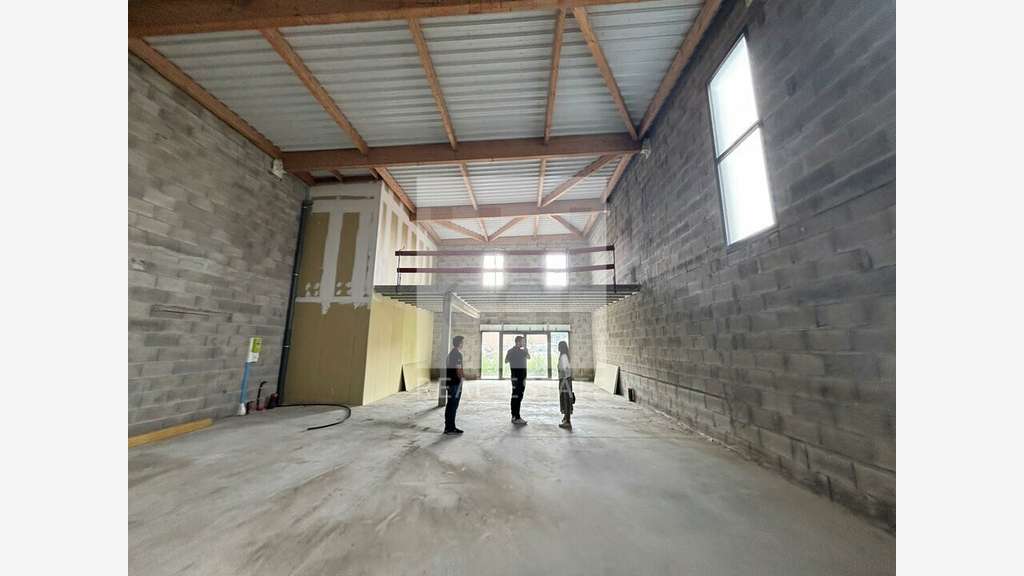Local d'activité 275m² à louer à Marcy-l'Étoile