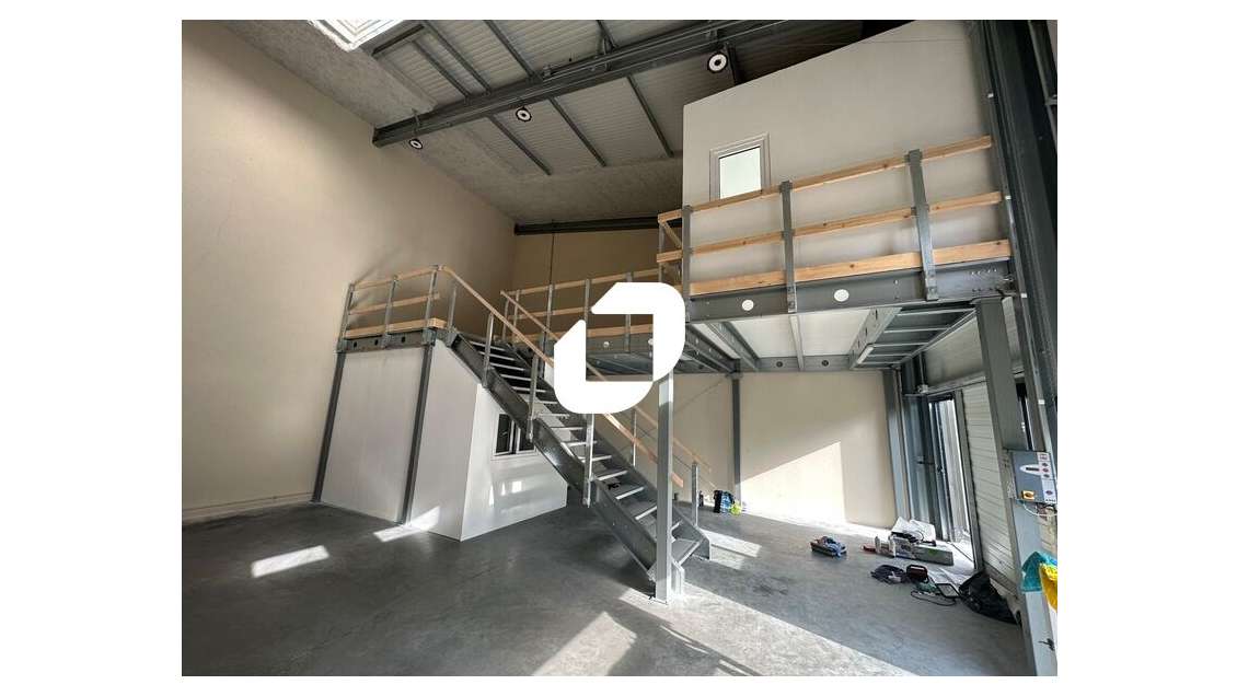 A louer Local d'activité 126m² Mareil sur mauldre