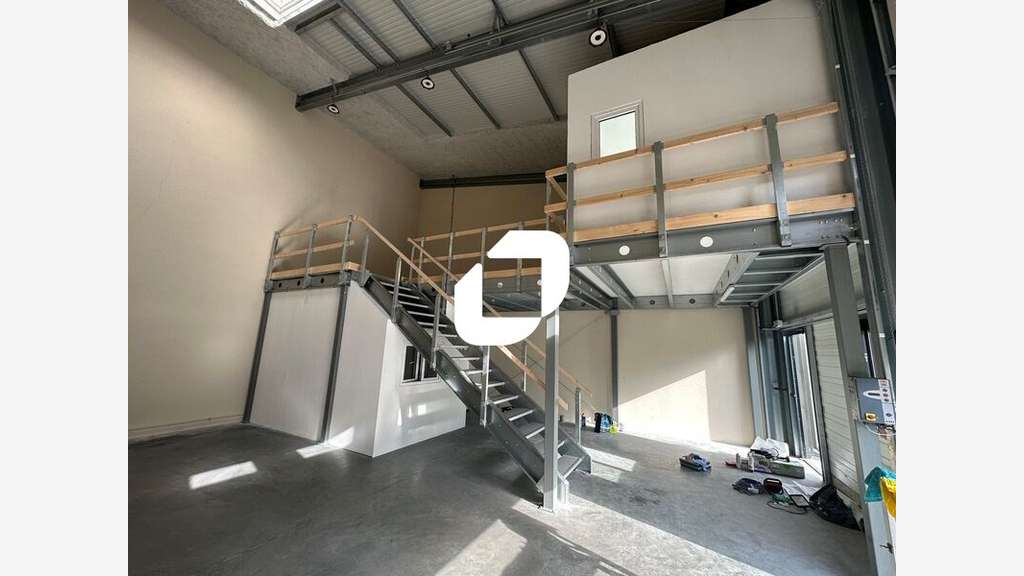 A louer Local d'activité 126m² Mareil sur mauldre