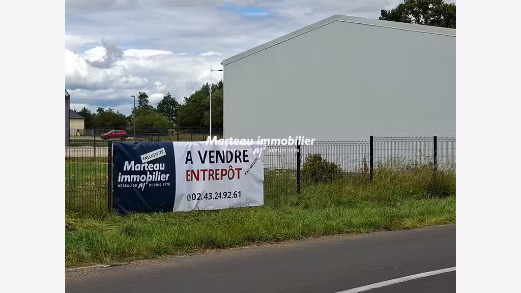 A louer entrepôt neuf de 290m² à Maresché (72)