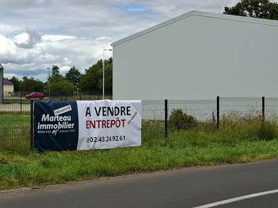 A louer entrepôt neuf récent 90m² à Maresché (72)