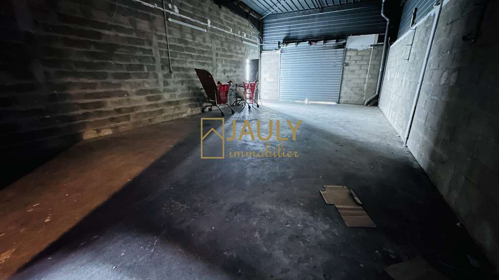 A louer local commercial 800m² à Mareuil-lès-Meaux