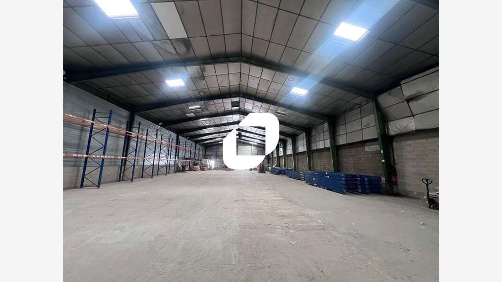 A louer Local d'activité 1500m² Mareuil les meaux