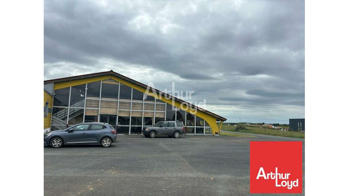 Local 1300m² à louer à Mareuil-sur-Lay-Dissais