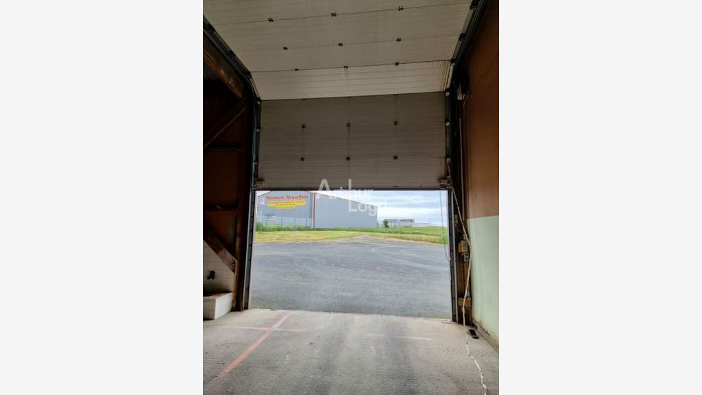 Local 1300m² à louer à Mareuil-sur-Lay-Dissais