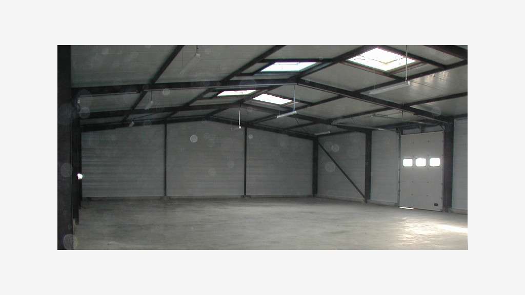 Local d'activités 450m² à louer sur Poitiers Nord