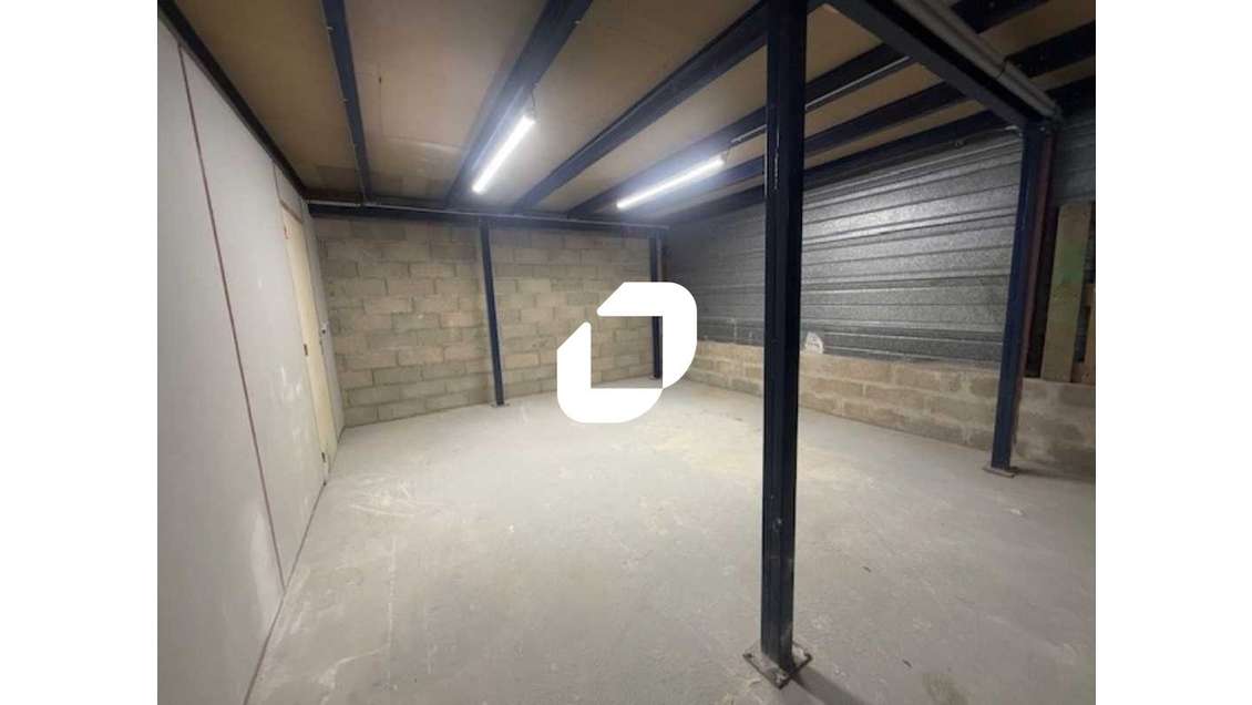 A louer Local d'activité 162m² Marines