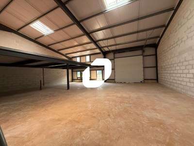 Location Locaux d'activités - Entrepôts à Marines