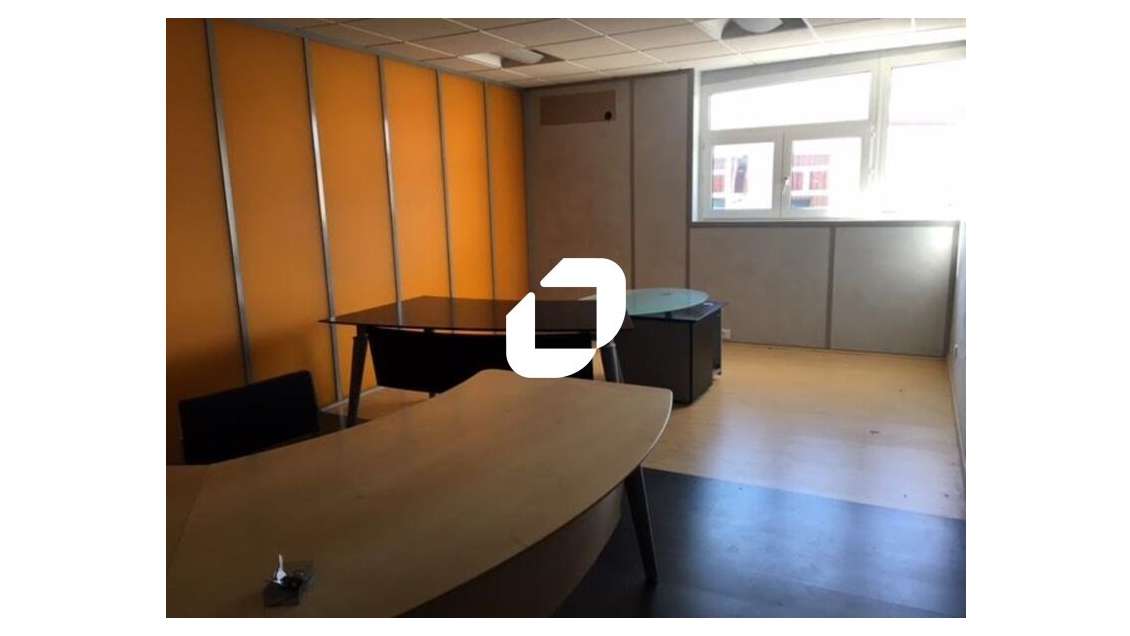 A louer Local d'activité 175m² Marines