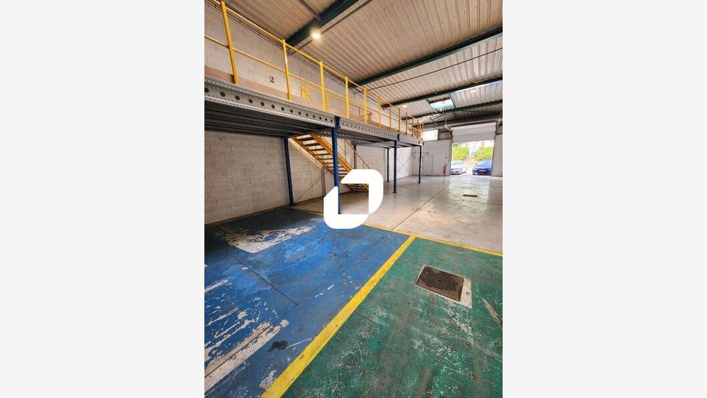 A louer Local d'activité 273m² Marolles en brie