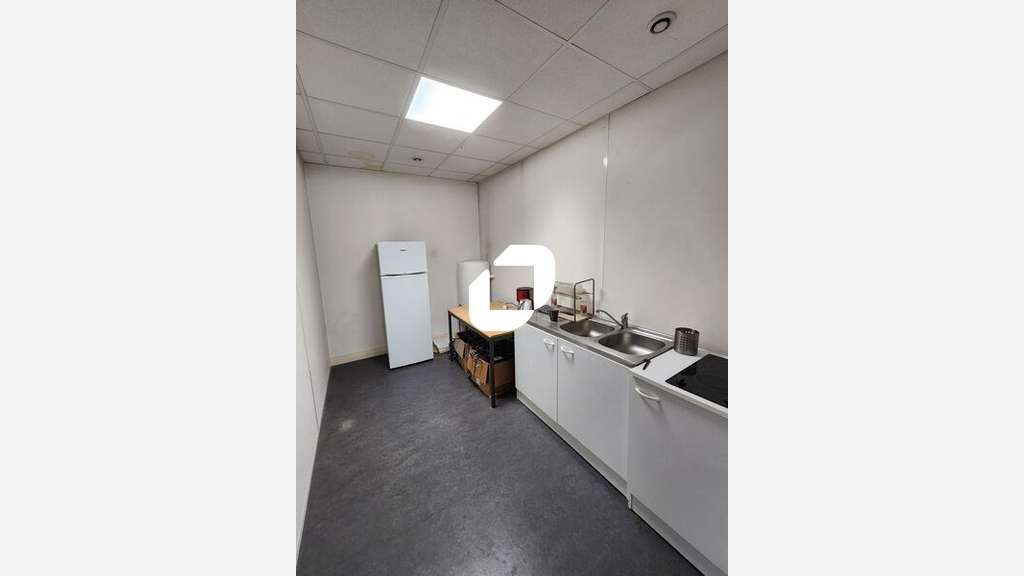 A louer Local d'activité 273m² Marolles en brie