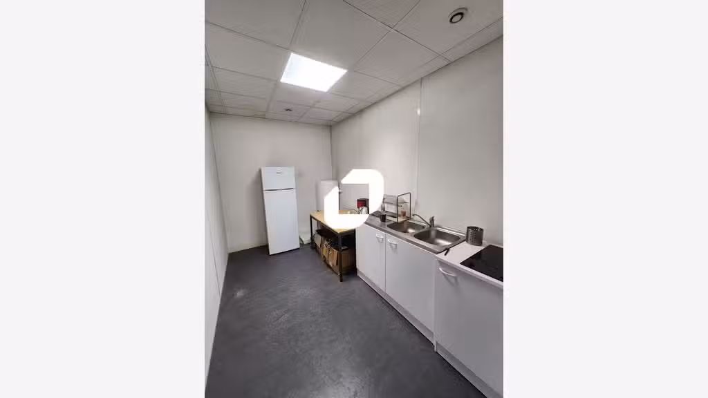 A louer Local d'activité 273m² Marolles en brie