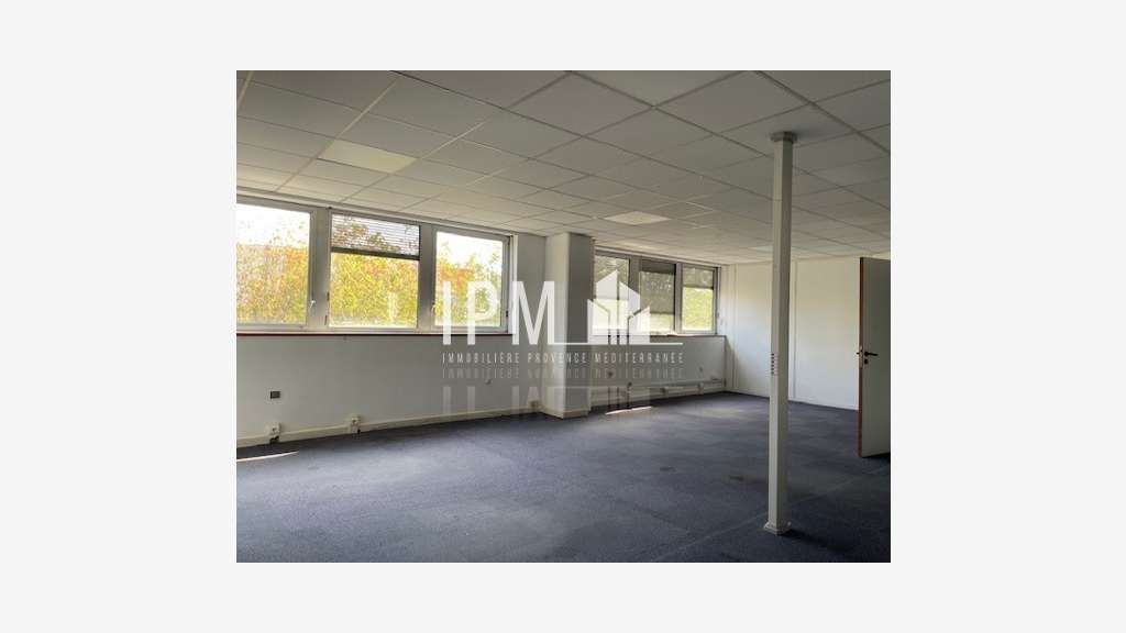 Local à louer 510m² Marseille 10e Capelette