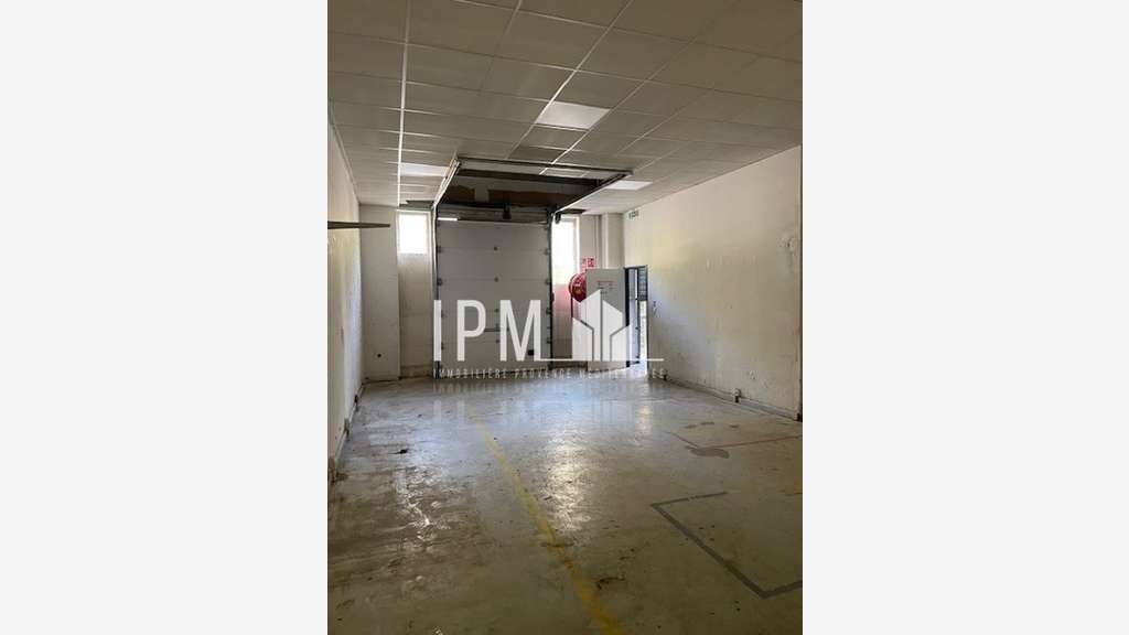 Local à louer 510m² Marseille 10e Capelette