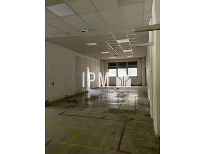 Location Locaux d'activités - Entrepôts à Marseille 10e