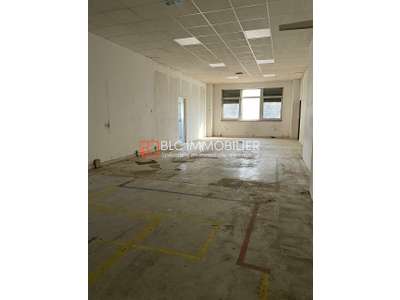 Location Locaux d'activités - Entrepôts à Marseille 10e