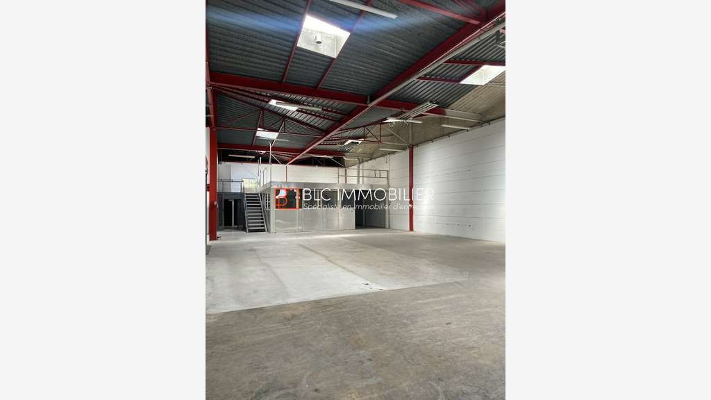 Local 750m² à louer à Marseille 11e La Pomme