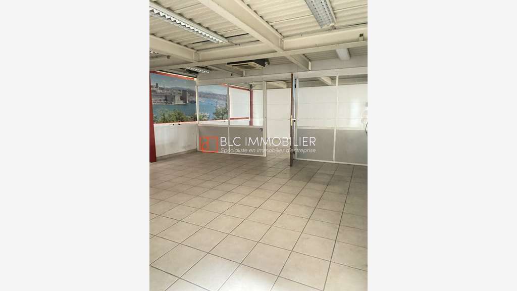 Local 750m² à louer à Marseille 11e La Pomme