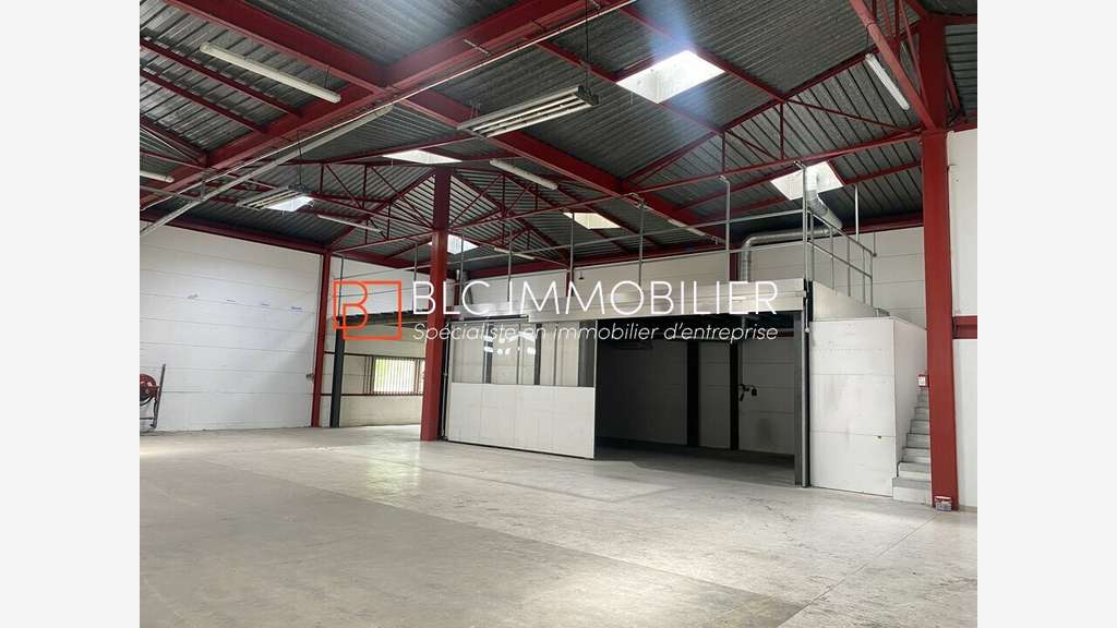 Local 750m² à louer à Marseille 11e La Pomme