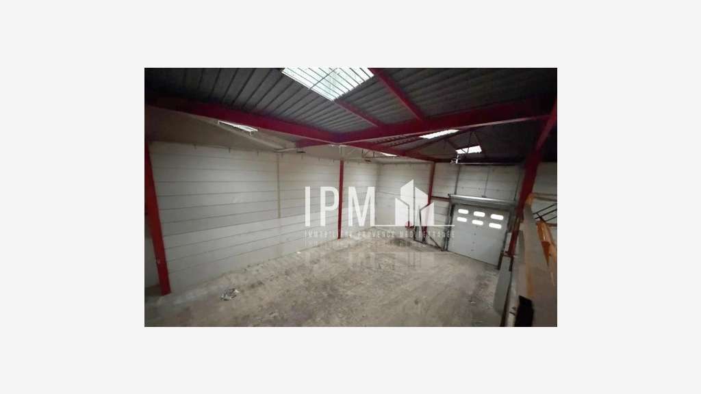 Location local d'activités 756m² Marseille 13011