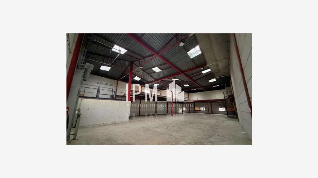 Location local d'activités 756m² Marseille 13011