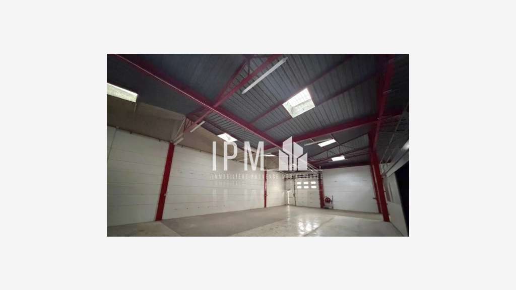 Location local d'activités 756m² Marseille 13011