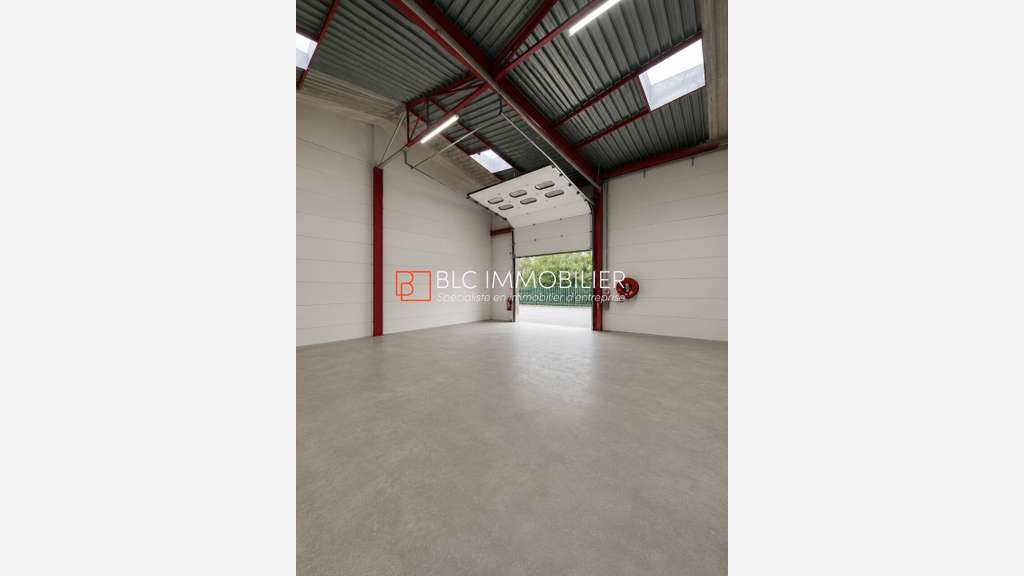 Local d'activité à louer 1210m² à Marseille 11e