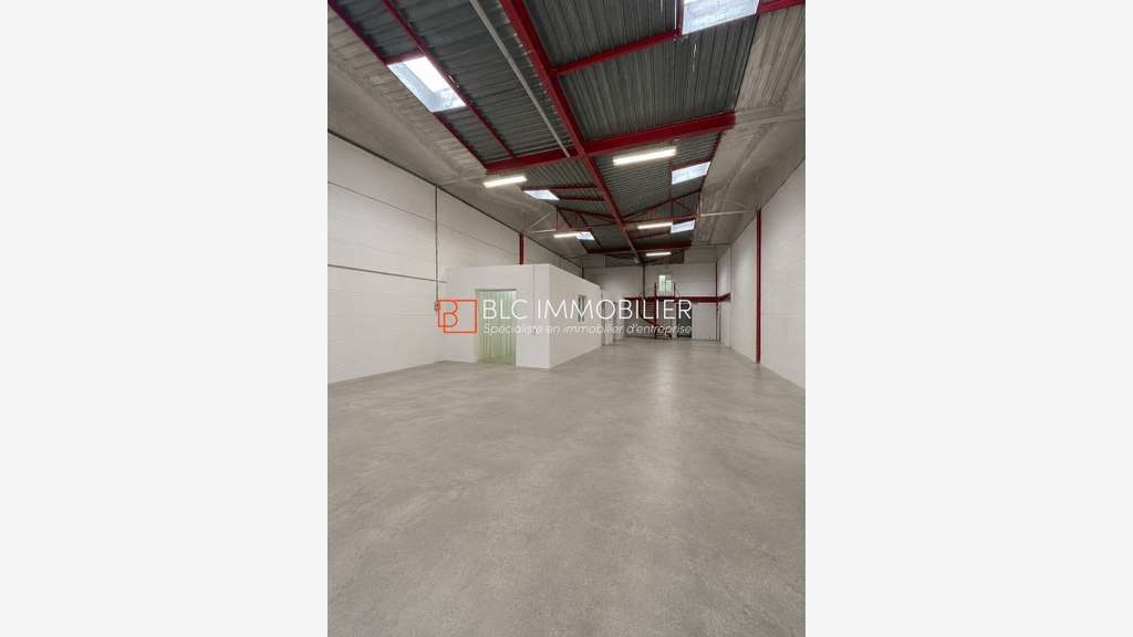 Local d'activité à louer 1210m² à Marseille 11e