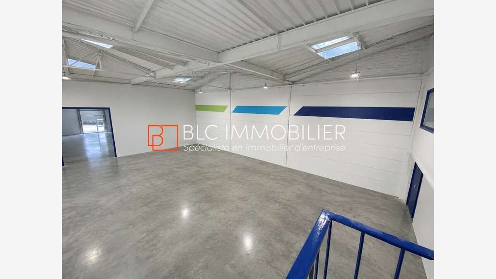 Local d'activité à louer 695m² à Marseille 11e