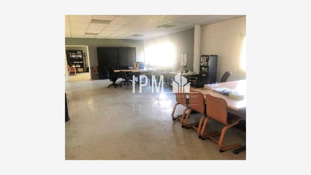 Location local d'activités 1210m² Marseille 13011