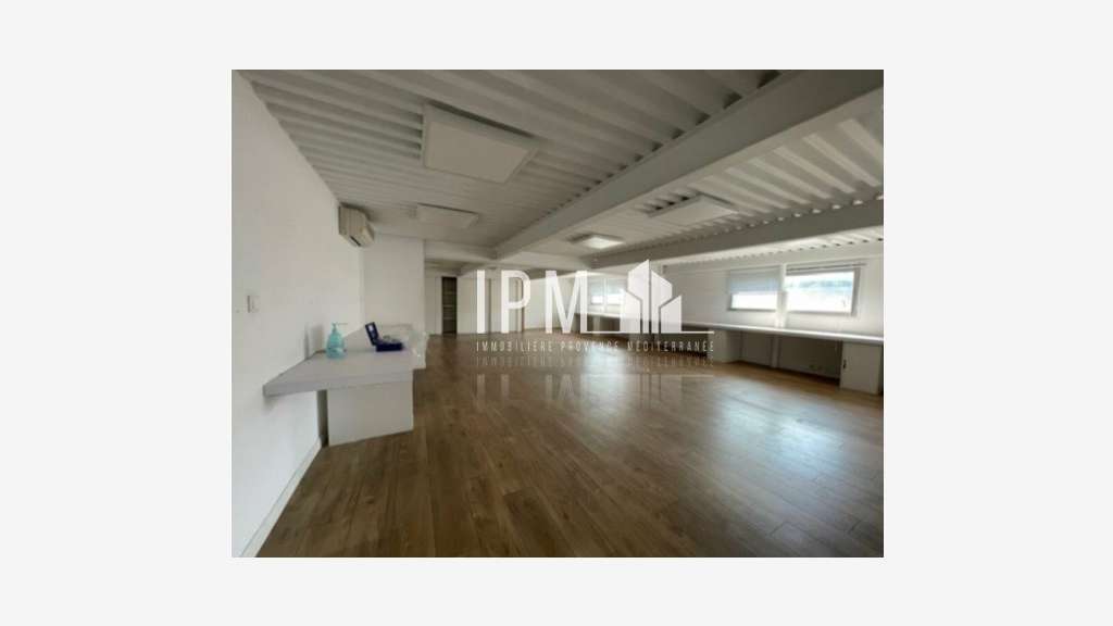 Local activités bureaux 305 m2 à louer 13012