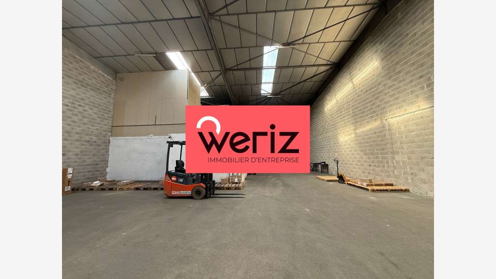 A louer local 850m² avec bureaux à Marseille 14e