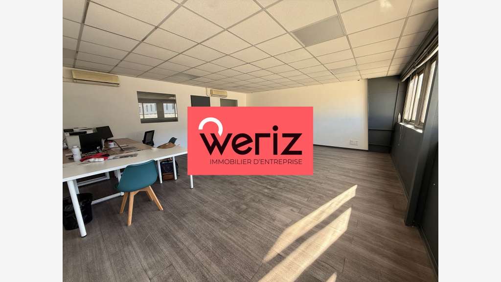 A louer local 850m² avec bureaux à Marseille 14e