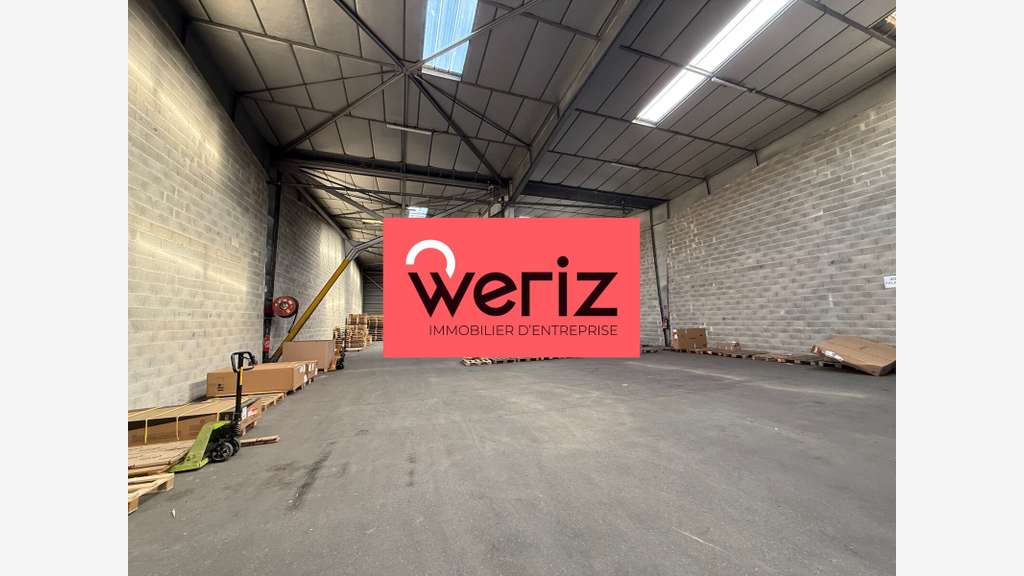 A louer local 850m² avec bureaux à Marseille 14e