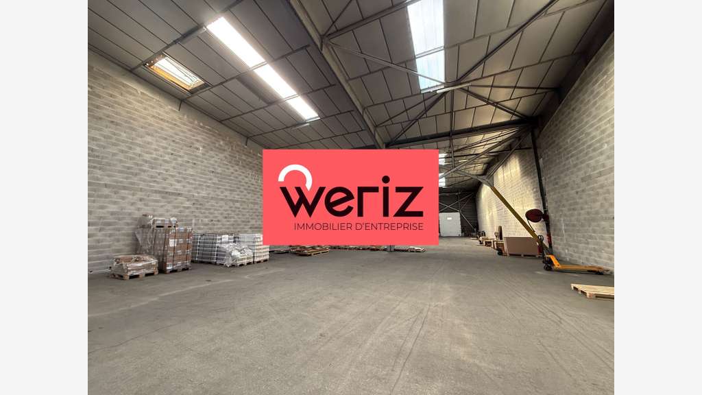 A louer local 850m² avec bureaux à Marseille 14e