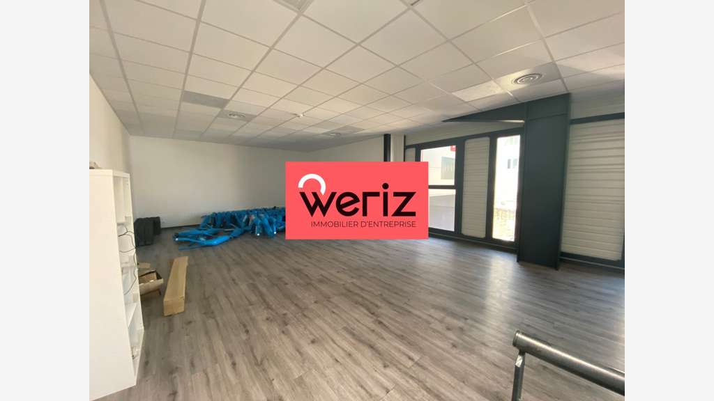 Dans un ensemble immobilier situé dans le quartier