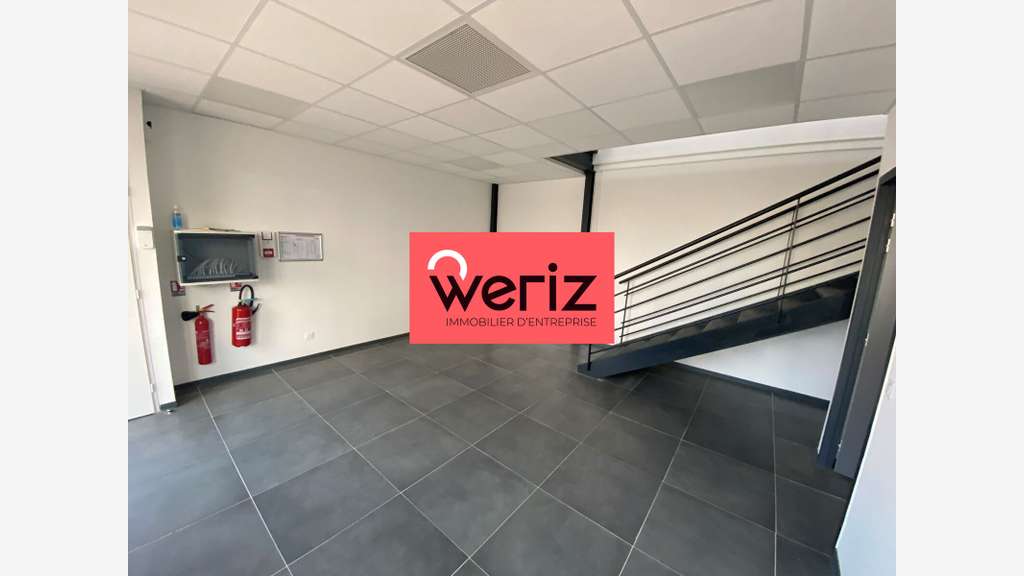 propose à la location des locaux d'activité