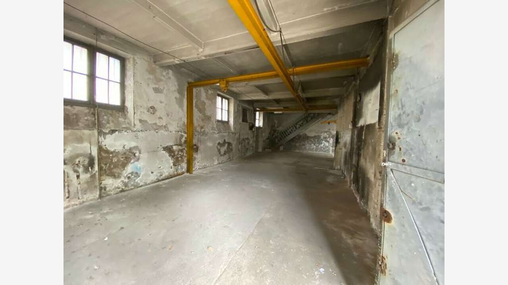 Local 214m² à louer à Marseille 15e Bld Viala