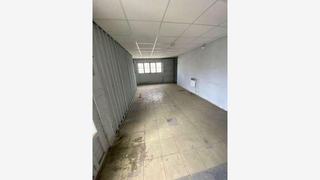 Local 214m² à louer à Marseille 15e Bld Viala