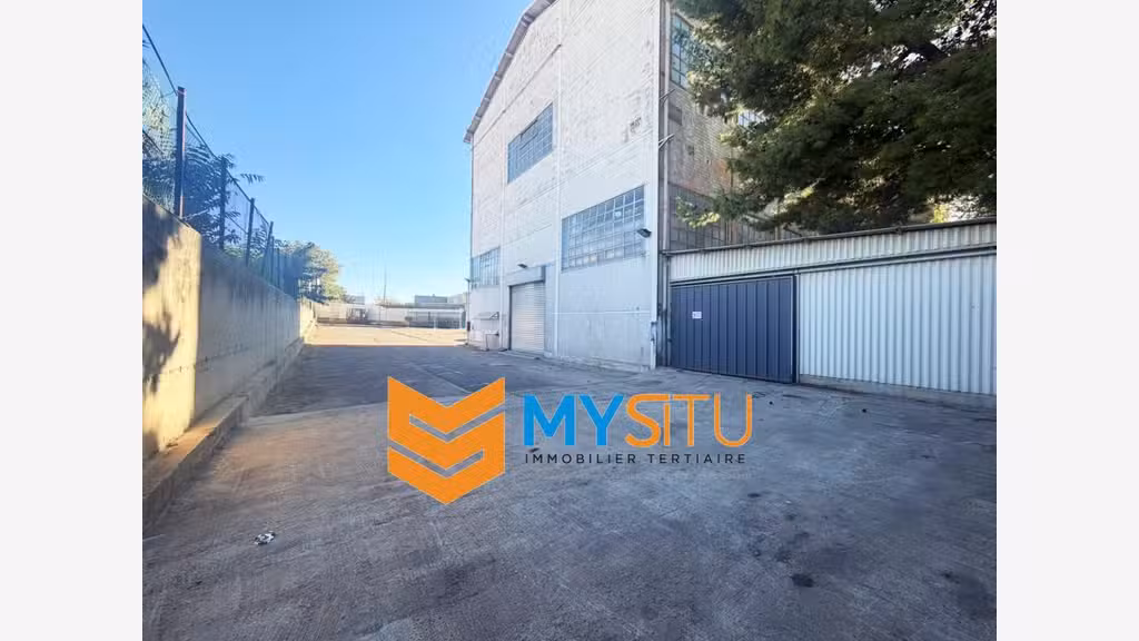 Entrepôt 1030m² avec bureaux à Marseille A7 / A507
