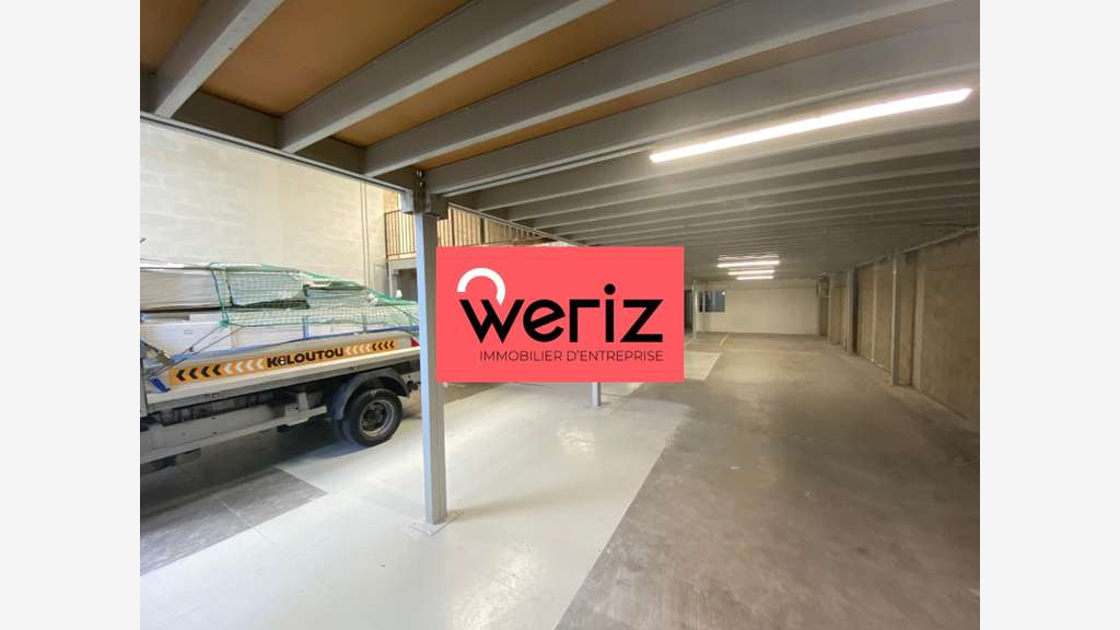 A louer local d'activité 427m² Saumaty Seon centre