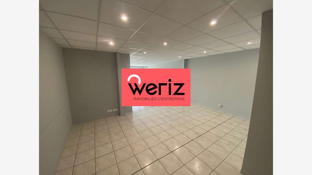 A louer local d'activité 427m² Saumaty Seon centre