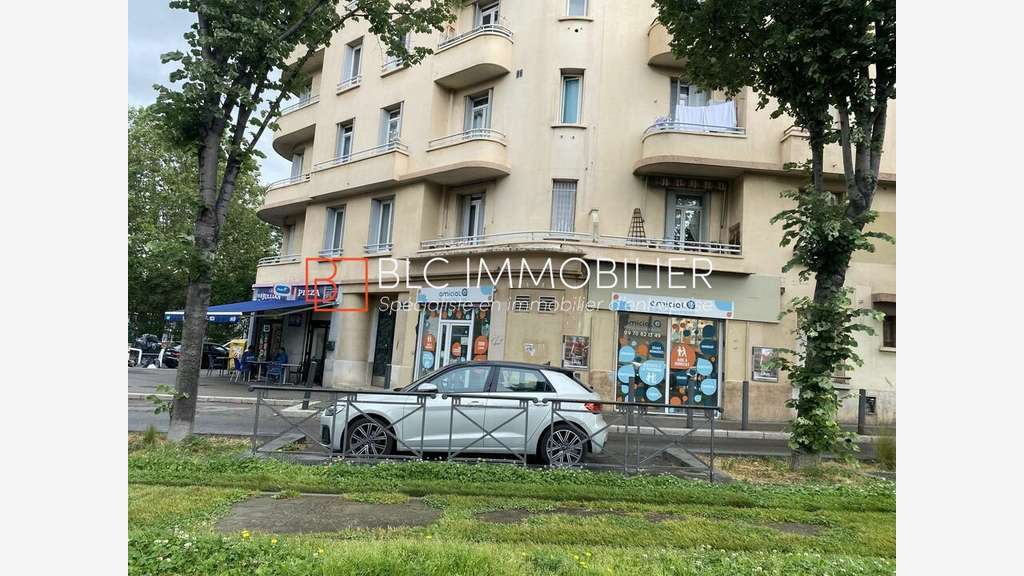 Local professionnel 95m² à louer à Marseille 13004