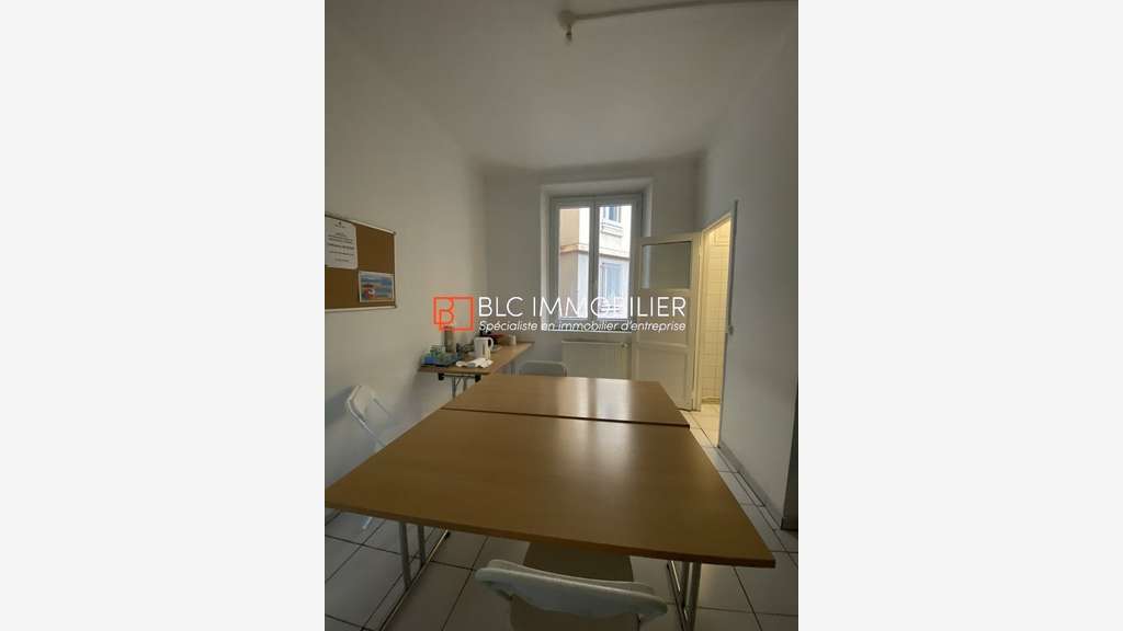 Local professionnel 95m² à louer à Marseille 13004