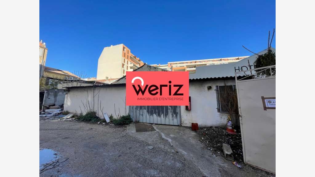 Loue local d'activité 627m² plain-pied Marseille 8