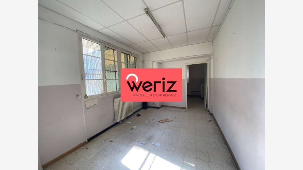 Loue local d'activité 627m² plain-pied Marseille 8